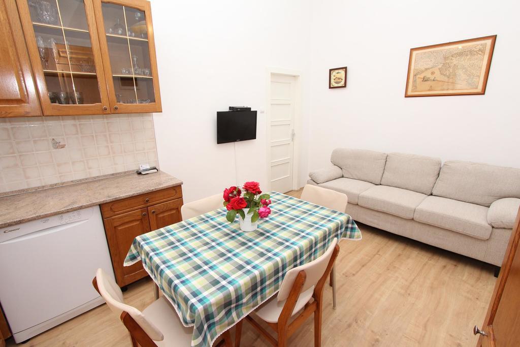 Apartment Riki Rovinj Bagian luar foto